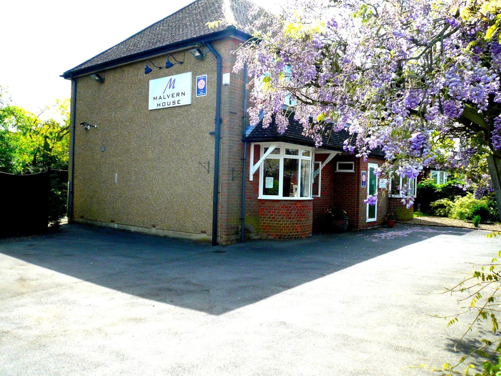 Malvern House High Wycombe Exterior photo